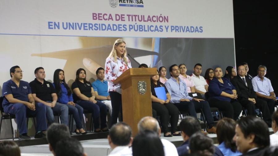 Obtendrán título profesional gracias al apoyo de Alcaldesa