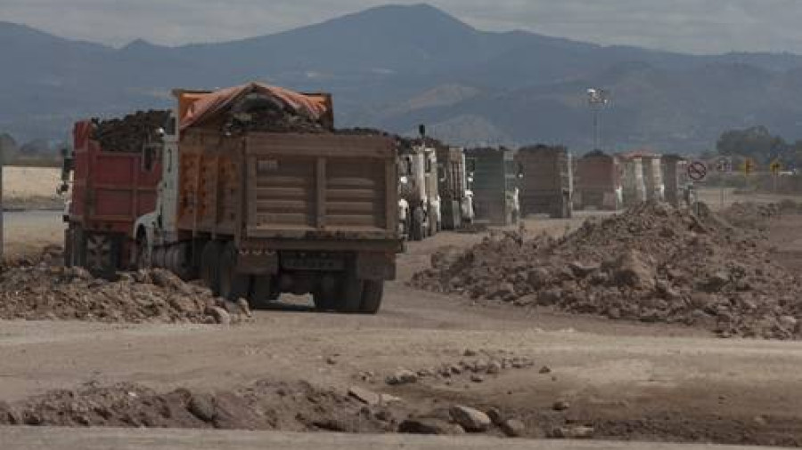 Construcci&oacute;n del NAIM continuar&aacute; hasta que se revise el proyecto nuevamente