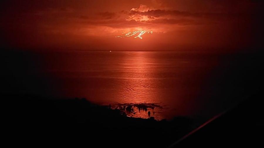 Volcán “La Cumbre” entra en erupción en Islas Galápagos