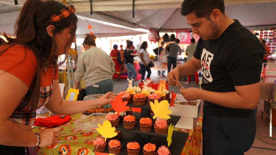 Disfruta ciudadania de colorido bazar 'cultura mexicana'