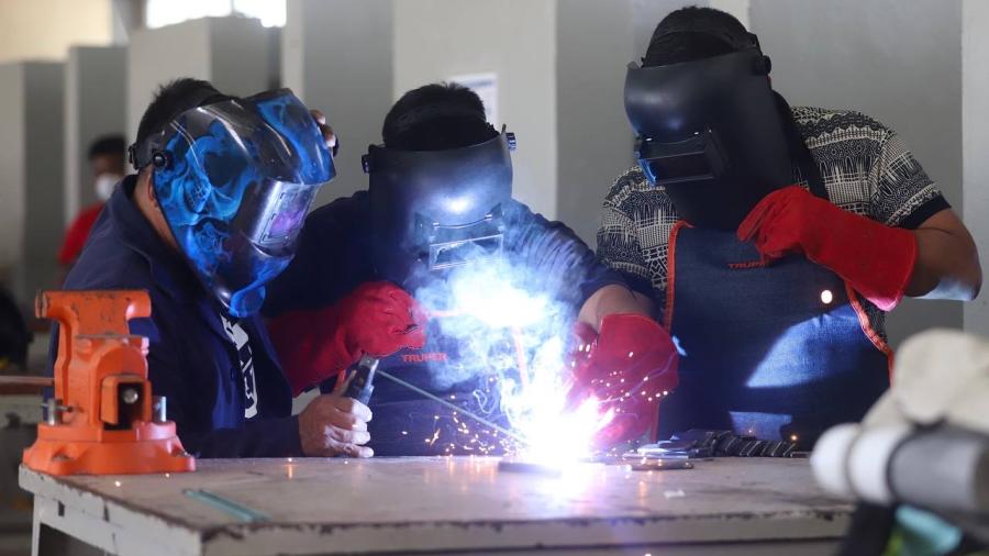 Capacitar&aacute;n en seminario a Neolaredenses en la rama industrial 