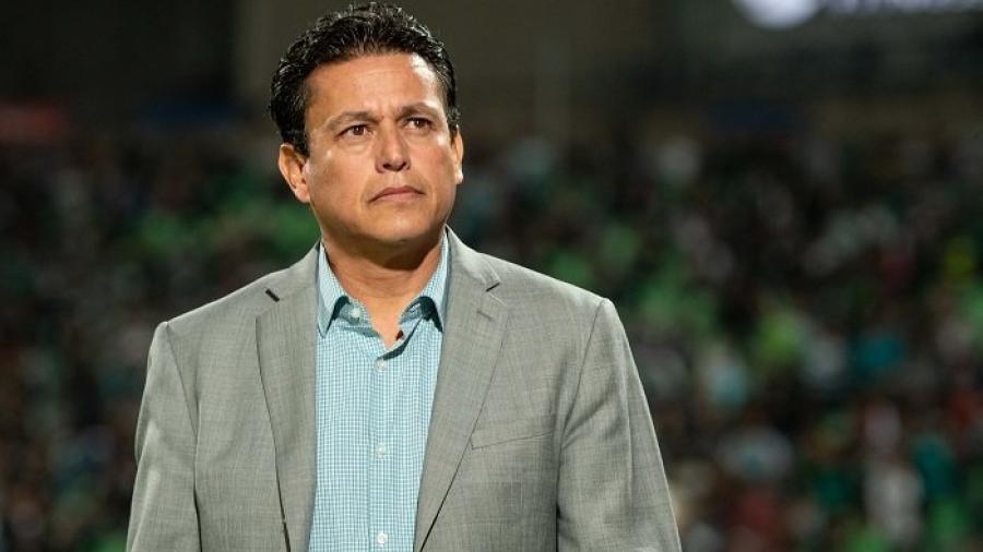 Salvador Reyes deja de ser técnico de Santos Laguna
