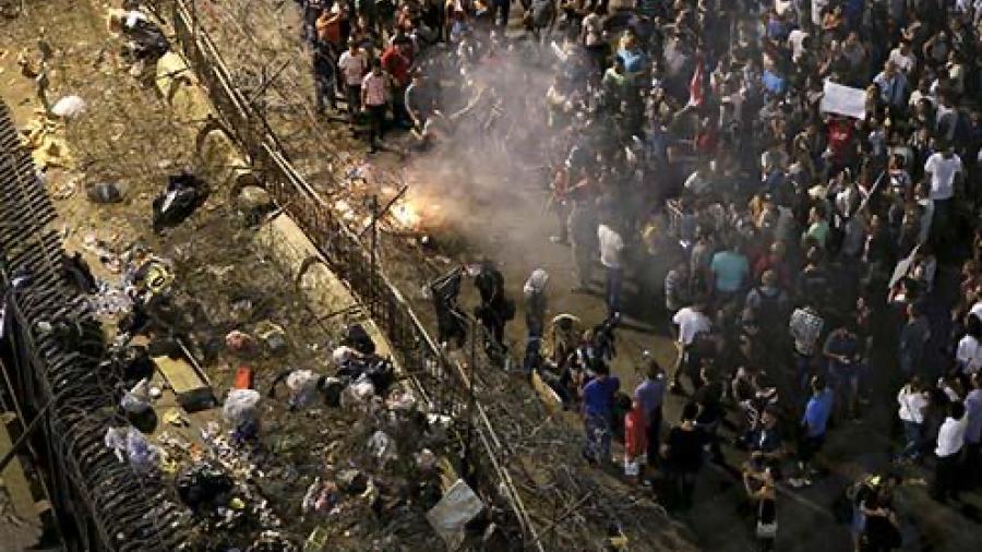 Se enfrentan manifestantes y policía en Beirut