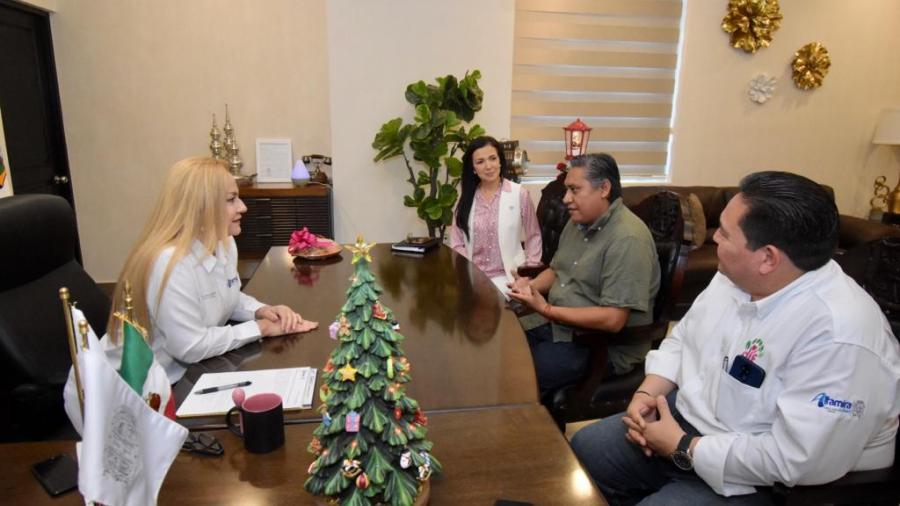 Recibe Alcaldesa de Altamira donación de aparatos funcionales