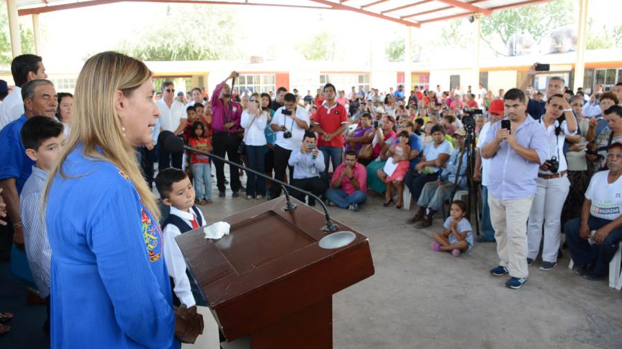 Escucha alcaldesa a habitantes de la Benito Juárez