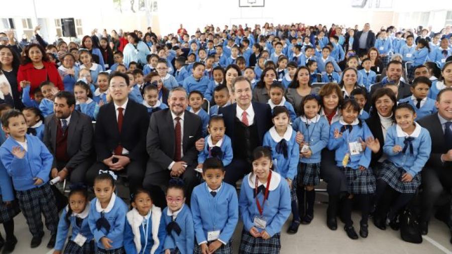 Carlos Slim dona 29 millones de pesos para la reconstrucción de una escuela