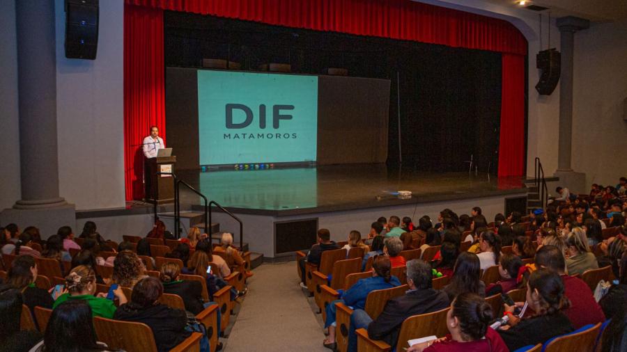 Personas con síndrome de Down, pueden desarrollarse en el ámbito educativo y laboral