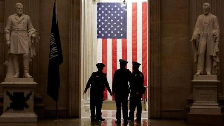 Imputan a dos personas por asalto al Capitolio 
