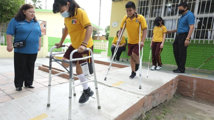Lleva DIF mensaje de empatía e inclusión a estudiantes de primaria