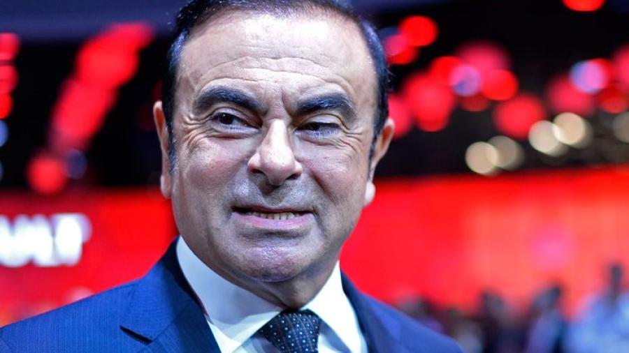 Registran la casa del expresidente de Nissan para averiguar cómo escapó de Japón