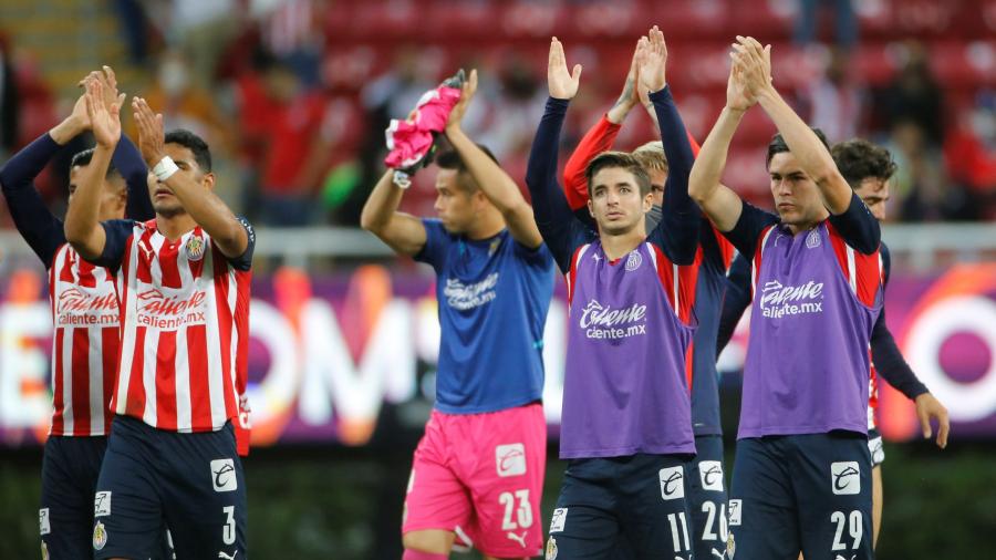 Chivas golea 3-0 al Mazatlán en su inicio en el Clausura 2022