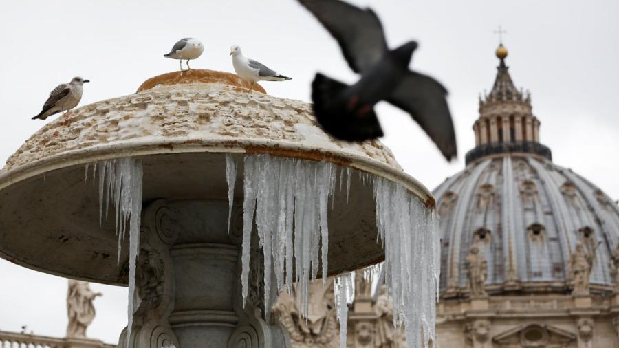 Congelada la fuente del Vaticano por bajas temperaturas