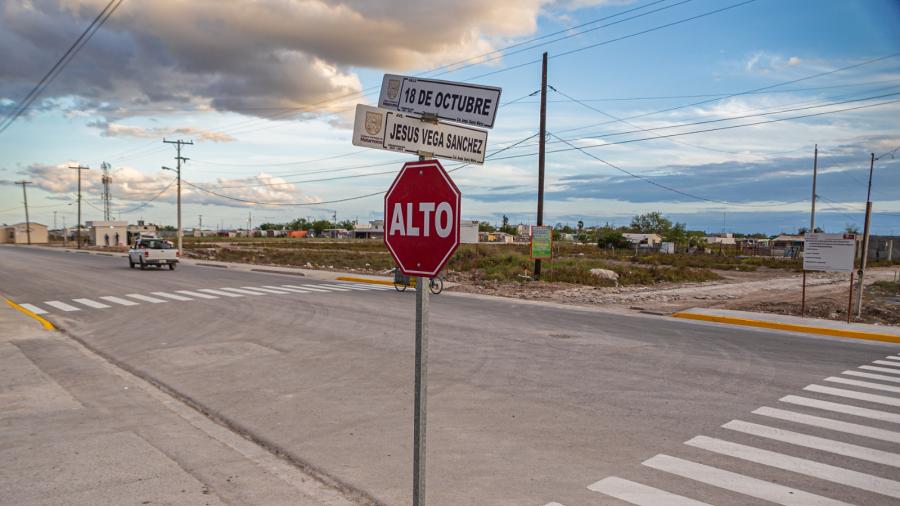 Entregan obras de pavimentación con inversión superior a los 24 mdp
