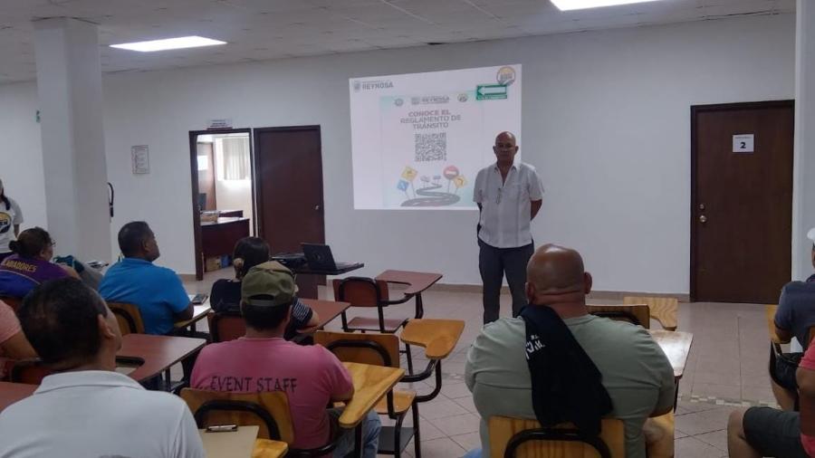 Cumplen automovilistas con enseñanza de "Condúcete Bien"