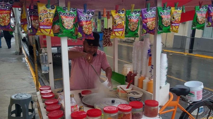 Elotes y tortas libran por ahora la inflación, vendedores no subirán precios 