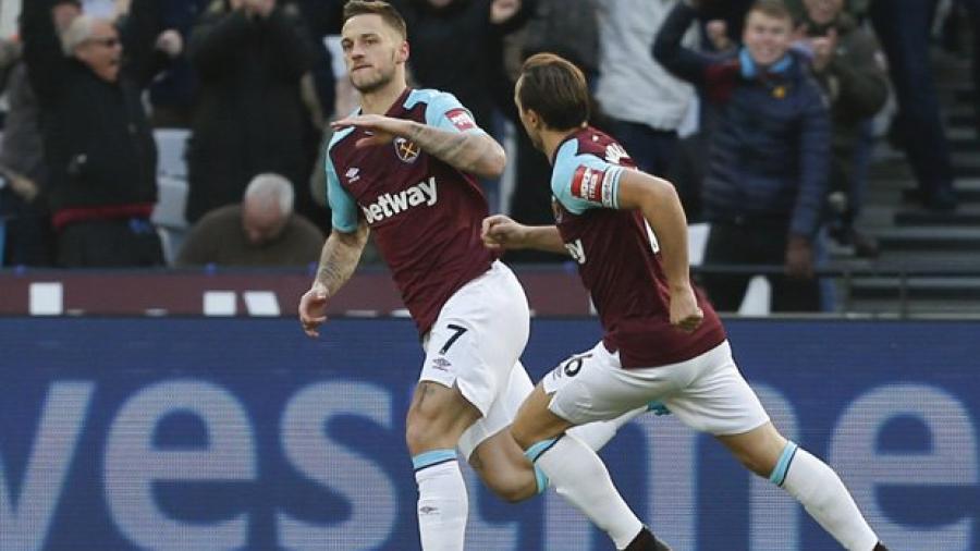 Con CH7 en la banca, West Ham vence al Chelsea