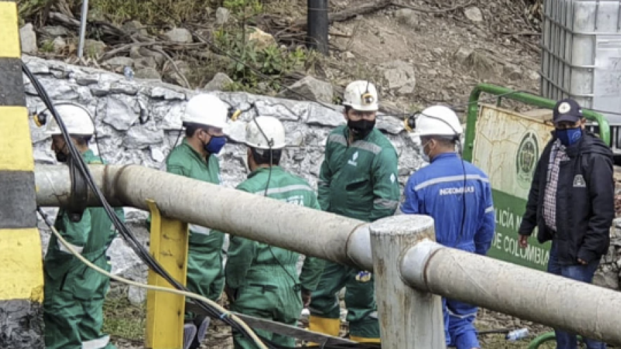Al menos 11 muertos y 10 desaparecidos por explosión de mina en Colombia