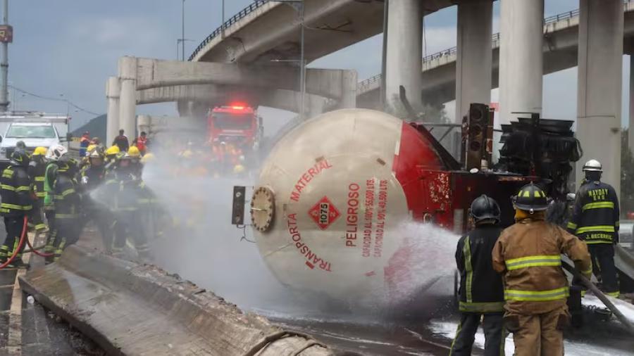 Sube a 32 el número de víctimas por explosión de pipa en Iztapalapa