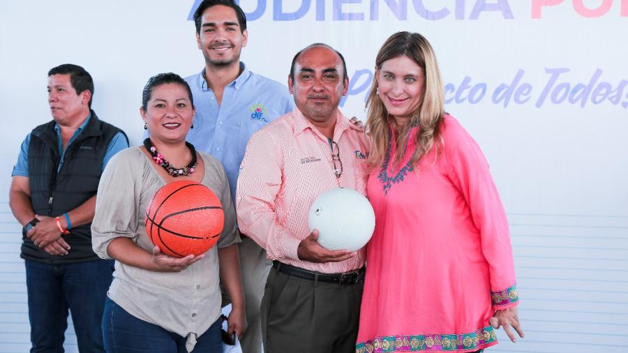 Acercan programas y servicios en Jarachina Sur
