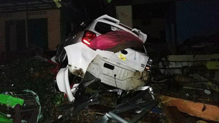 Tsunami deja al menos 20 muertos en Indonesia