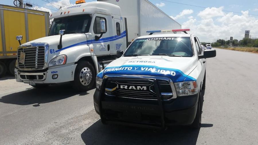 Tránsito brinda auxilio vial en carretera Reynosa-Río Bravo