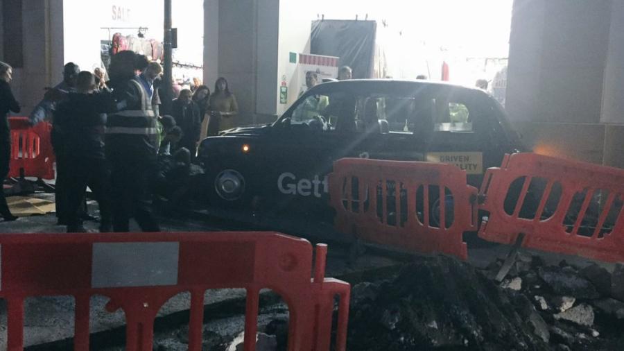 Taxista embiste a peatones en Covent Garden en Londres