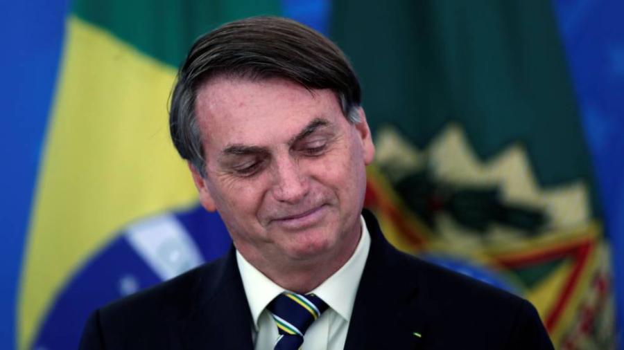 Bolsonaro decreta como "servicios esenciales" a gimnasios y peluquerías