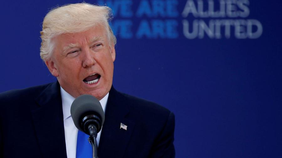 Trump es demandado por su ex chofer