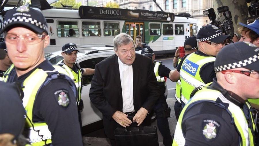 Cardenal George Pell será juzgado por ofensas sexuales en Australia