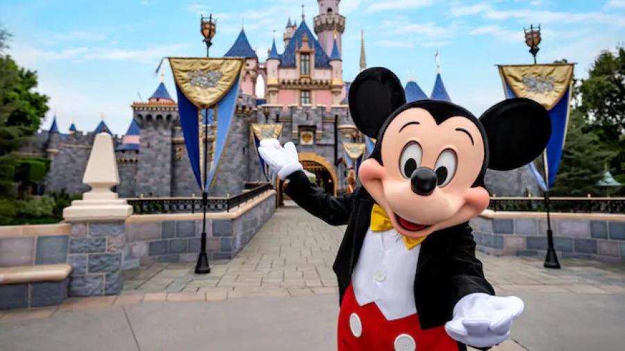 Tras cierre histórico, Disneyland reabrirá sus puertas