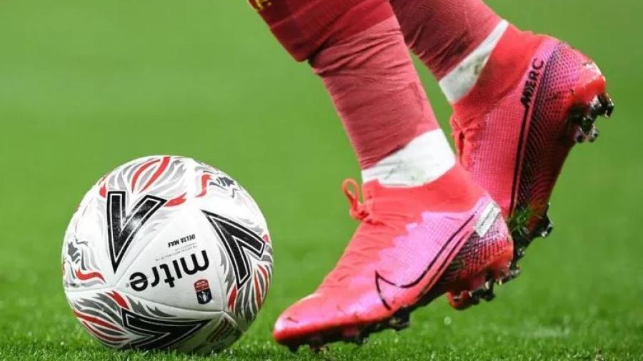 Ligas europeas deben prepararse para jugar a puerta cerrada: Presidente de la UEFA