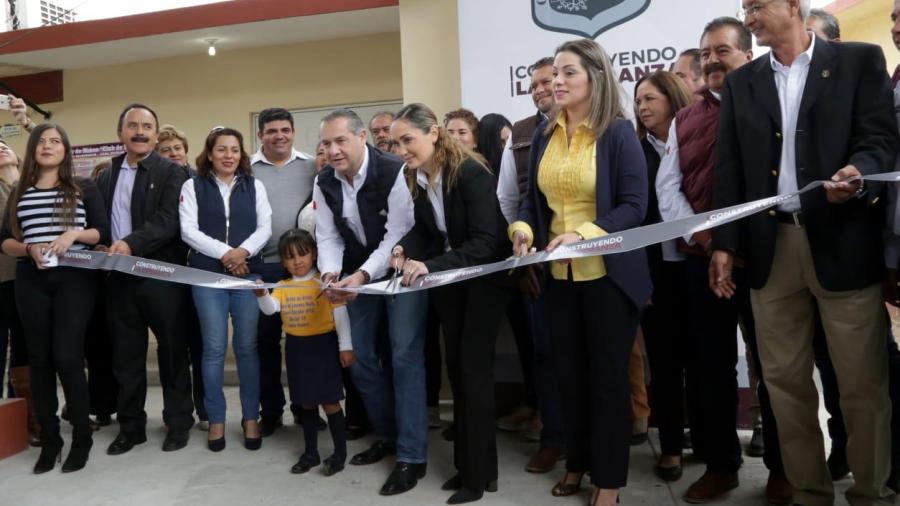 Entrega Adrián Oseguera tercer comedor escolar en Madero