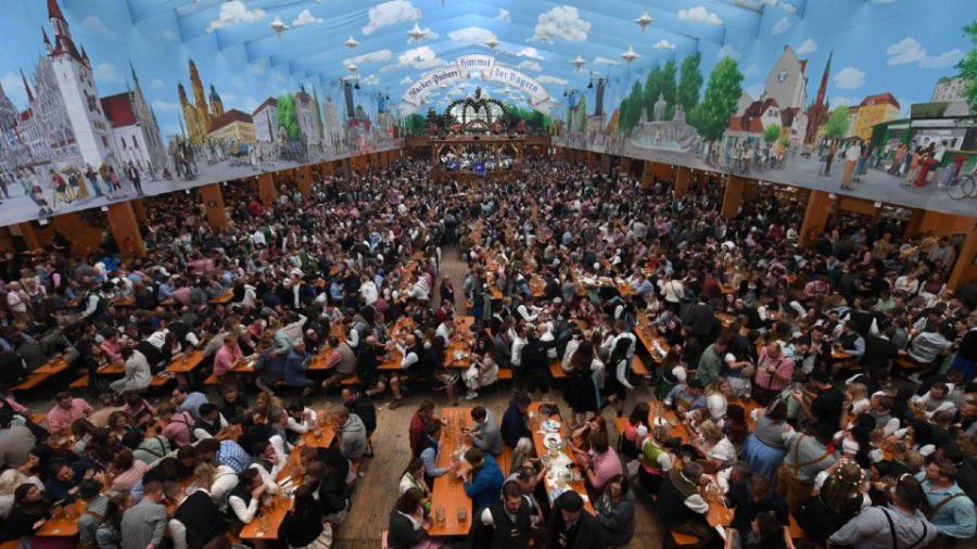 Podría realizarse el Oktoberfest en Múnich al 50 por ciento de capacidad