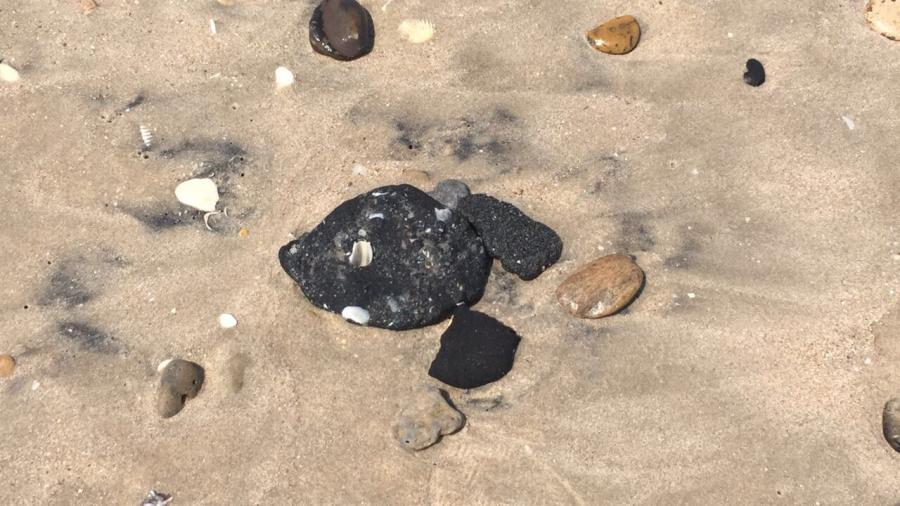 Playa Miramar contaminada de chapopote