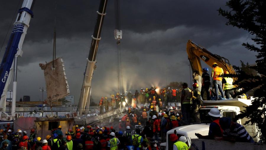 Suman 294 el número de muertos por sismo en México