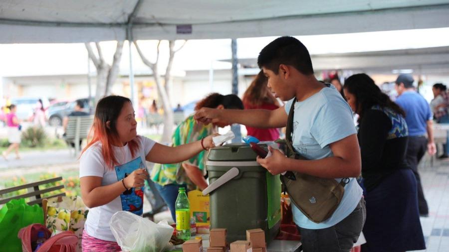 Invitan a mujeres a unirse a bazar "Mercadita la Red"