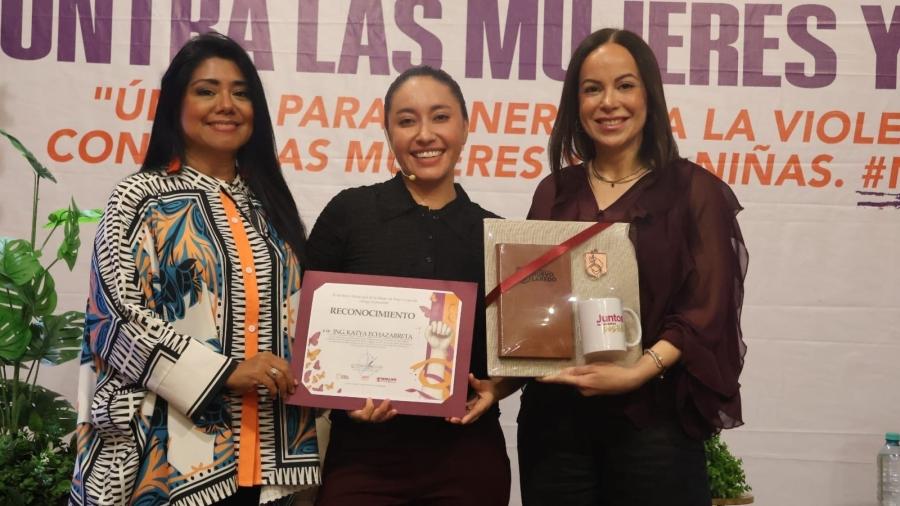 Katya Echazarreta inspira con "Un Espacio Sin Límites" en el marco de la cartelera naranja de INMUJER