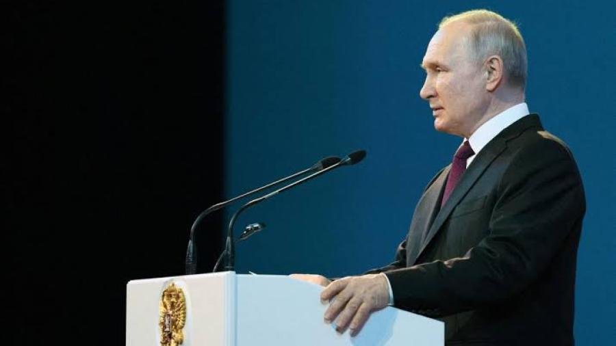 Vladímir Putin ordena reanudar programa lunar ruso