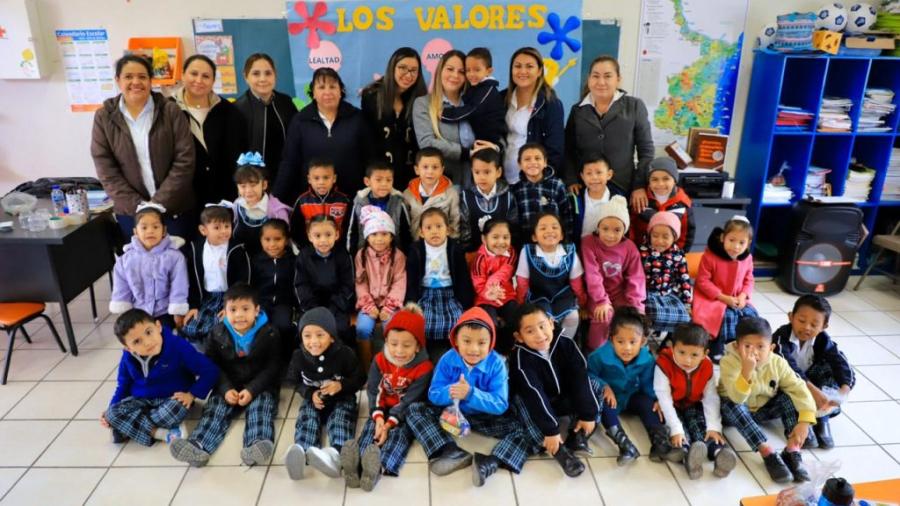 Refuerza Alma Laura Hernández Amparán los valores en CAICS