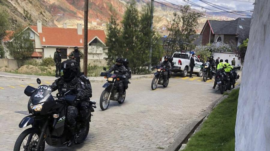 Se registra fuerte operativo en embajada de México en Bolivia