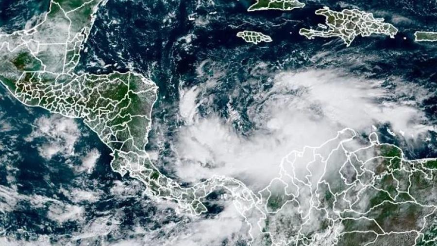 "Iota" se convierte en huracán y amenaza en convertirse en categoría 4 