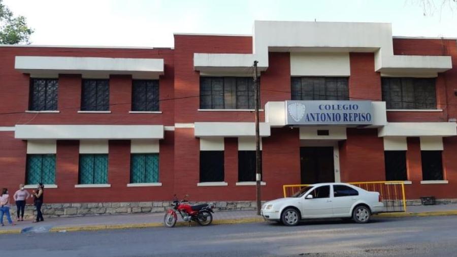 Padres de familia piden reducci&oacute;n en colegiaturas del 50 % durante contingencia 