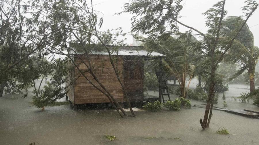 "Eta" azota Nicaragua como Huracán categoría 4