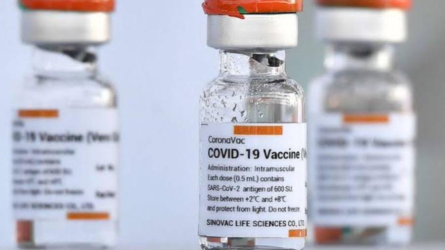 INAI pide a Cofepris transparentar autorización de vacunas Coronavac