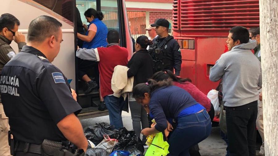 Inicia la repatriación de 186 migrantes a Acayucan, Veracruz