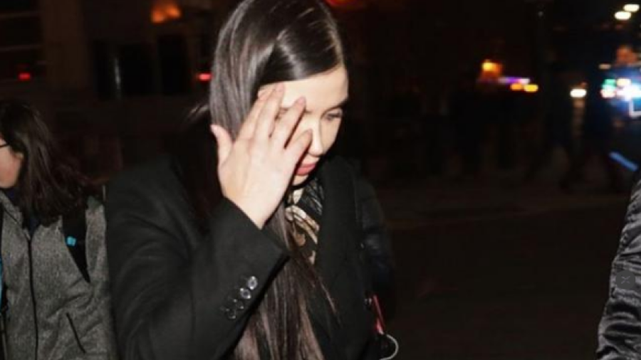 Emma Coronel “desmoronada” por juicio de “El Chapo”