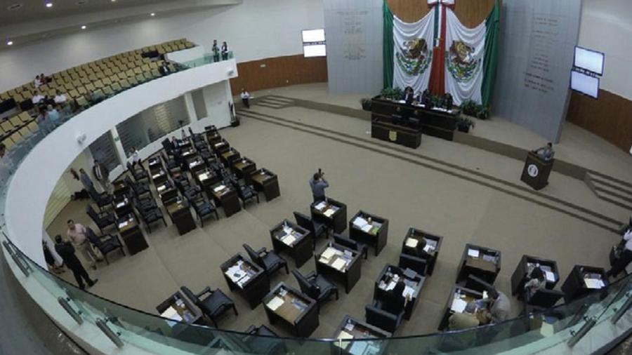 Designa Morena a Carmenlilia Canturosas para coordinar bancada en Congreso local 