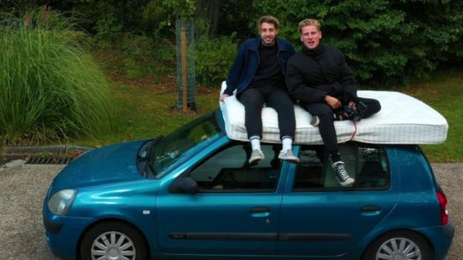 Youtubers crean ‘el peor Airbnb del mundo’ y no les fue nada mal