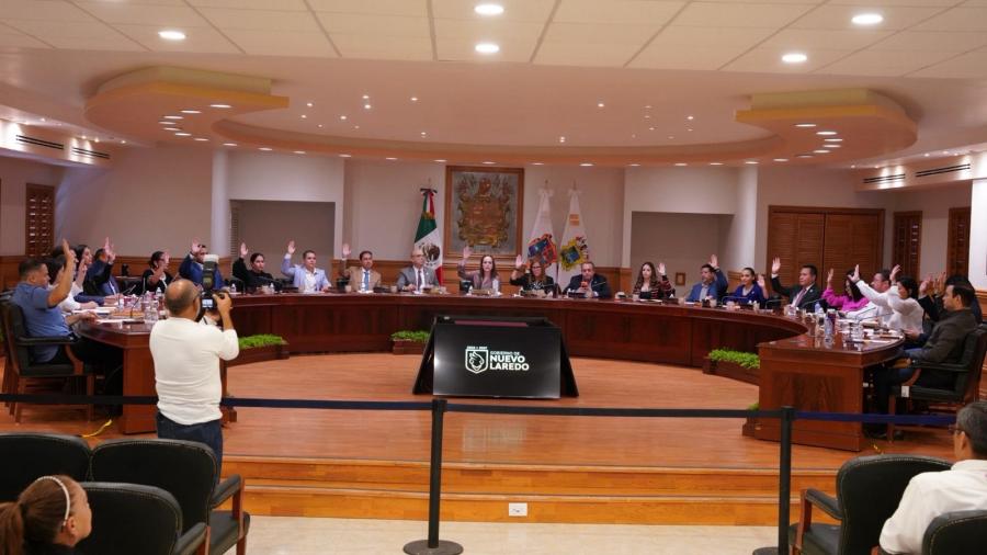 Cabildo refrenda apoyo a las familias neolaredenses con descuentos en recargos del predial