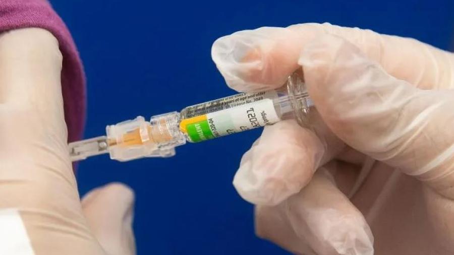 Mexicanos podrían tener acceso a la vacuna un año antes de lo previsto: Carlos Slim Domit